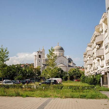 Maxim Compass Apartment Podgorica Buitenkant foto