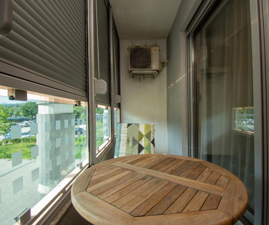 Maxim Compass Apartment Podgorica Buitenkant foto