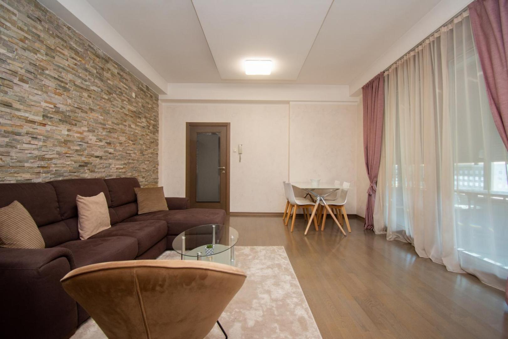 Maxim Compass Apartment Podgorica Buitenkant foto