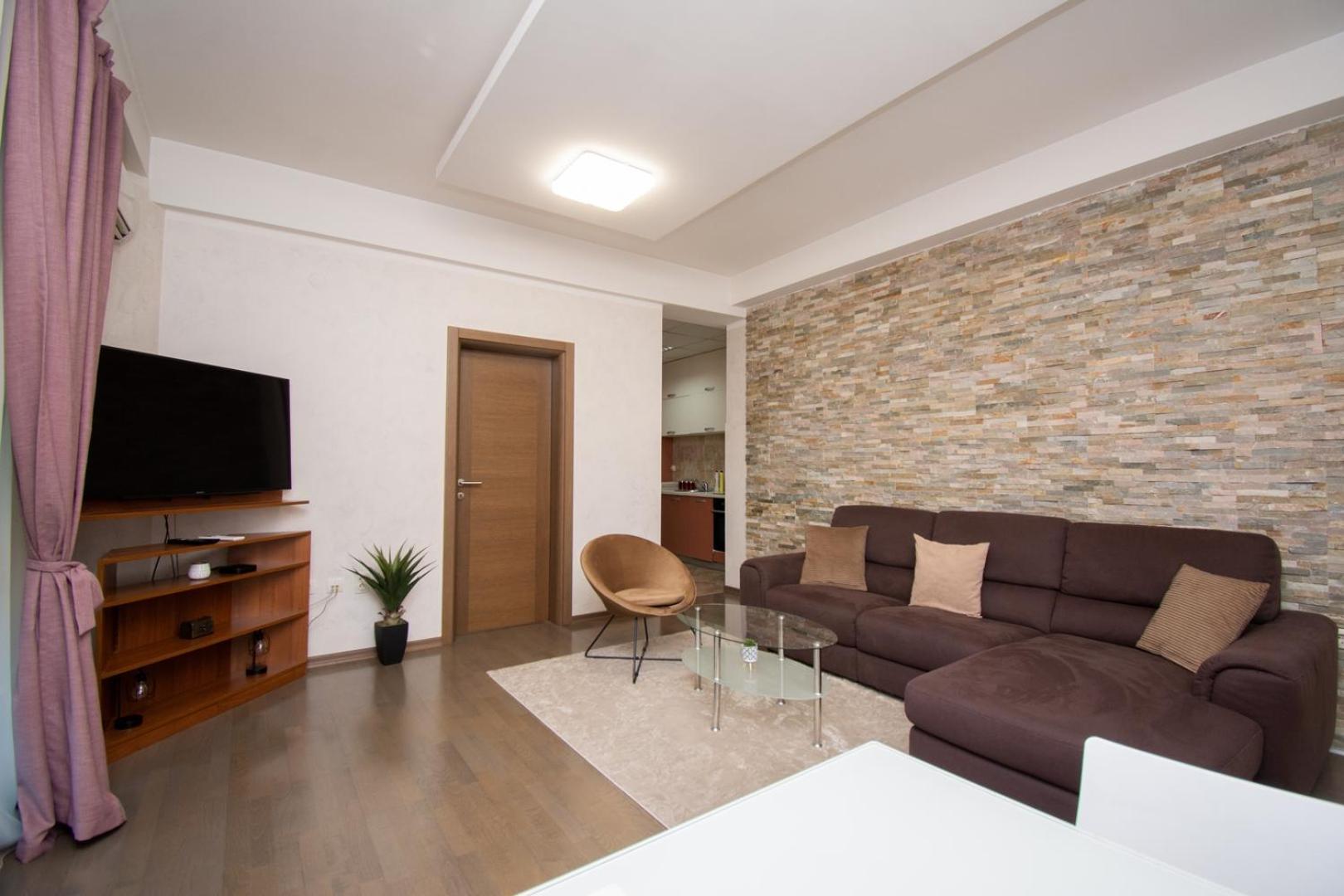Maxim Compass Apartment Podgorica Buitenkant foto