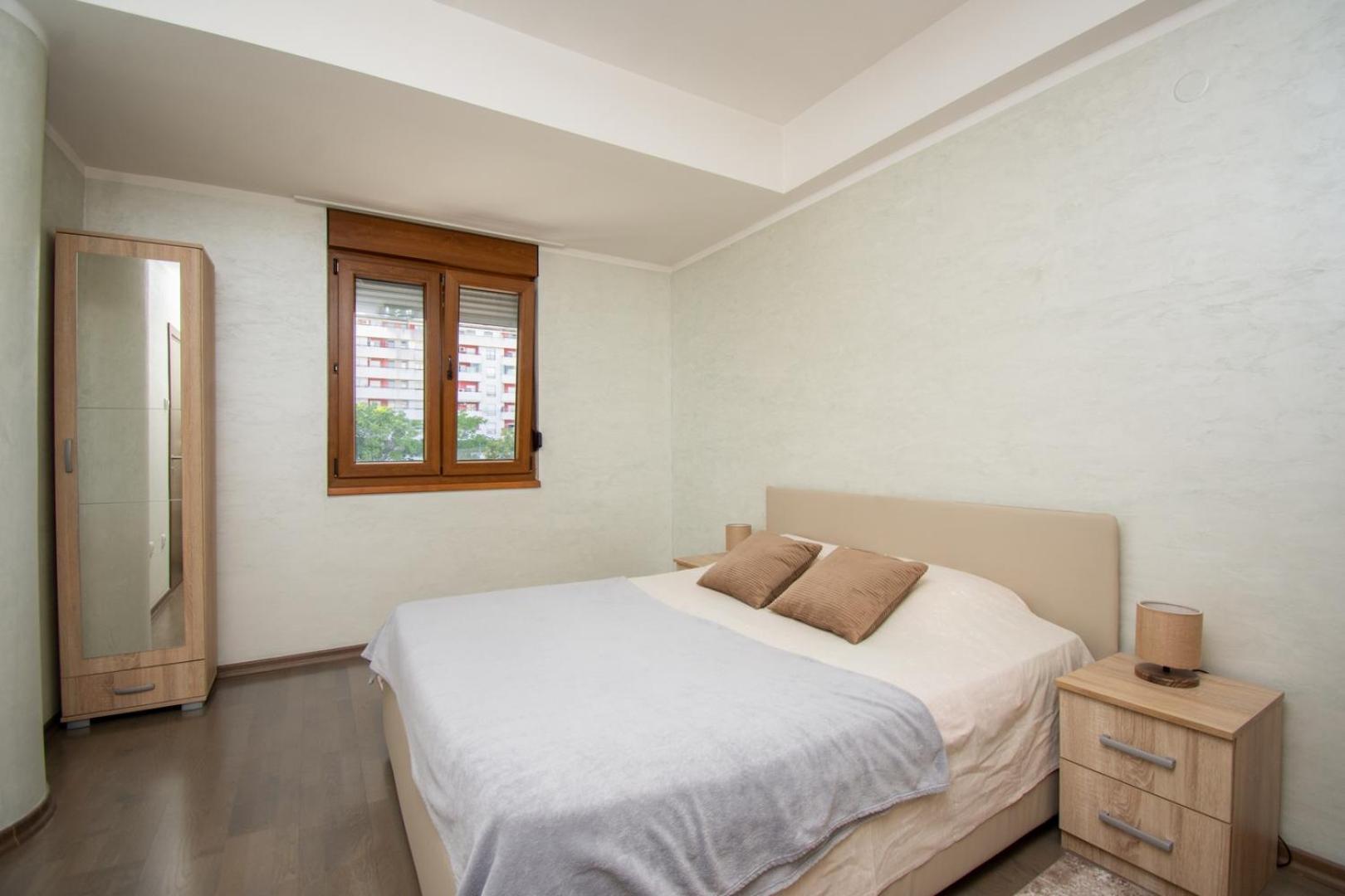 Maxim Compass Apartment Podgorica Buitenkant foto